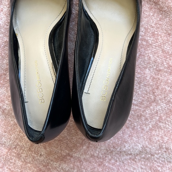 Bcbgeneration Shoes | Gold Rhinestone Pumps | Color: Black  | Size: 8 - Picture 4 of 5